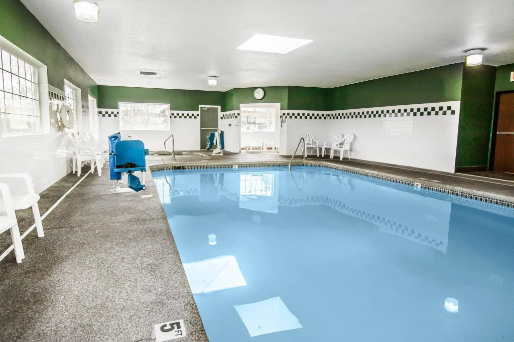 Comfort Inn & Suites Salem Northeast