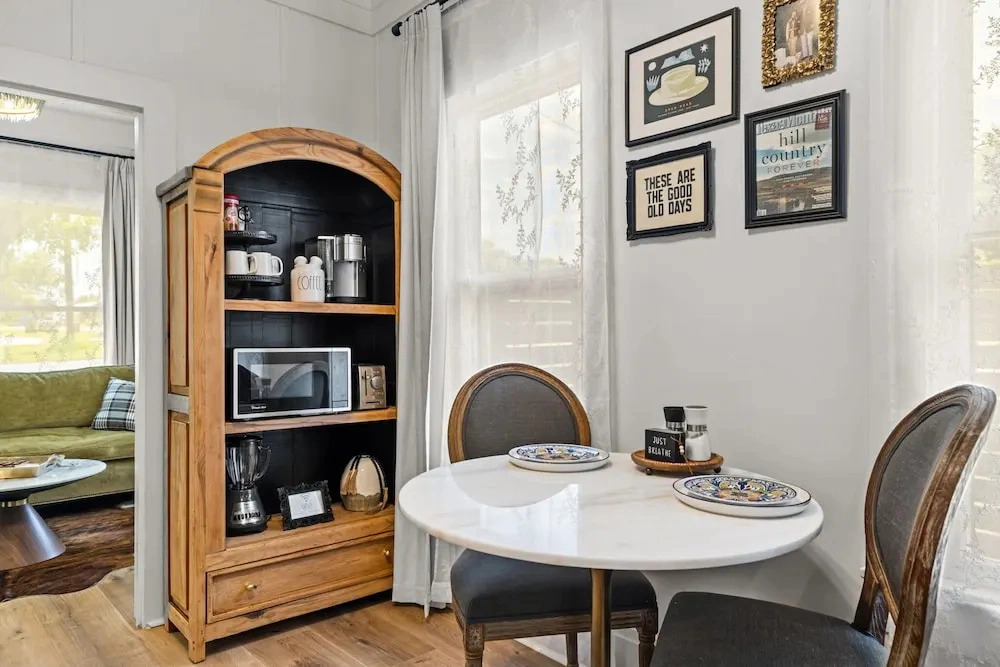 Cozy Cottage in the Heart of Johnson City