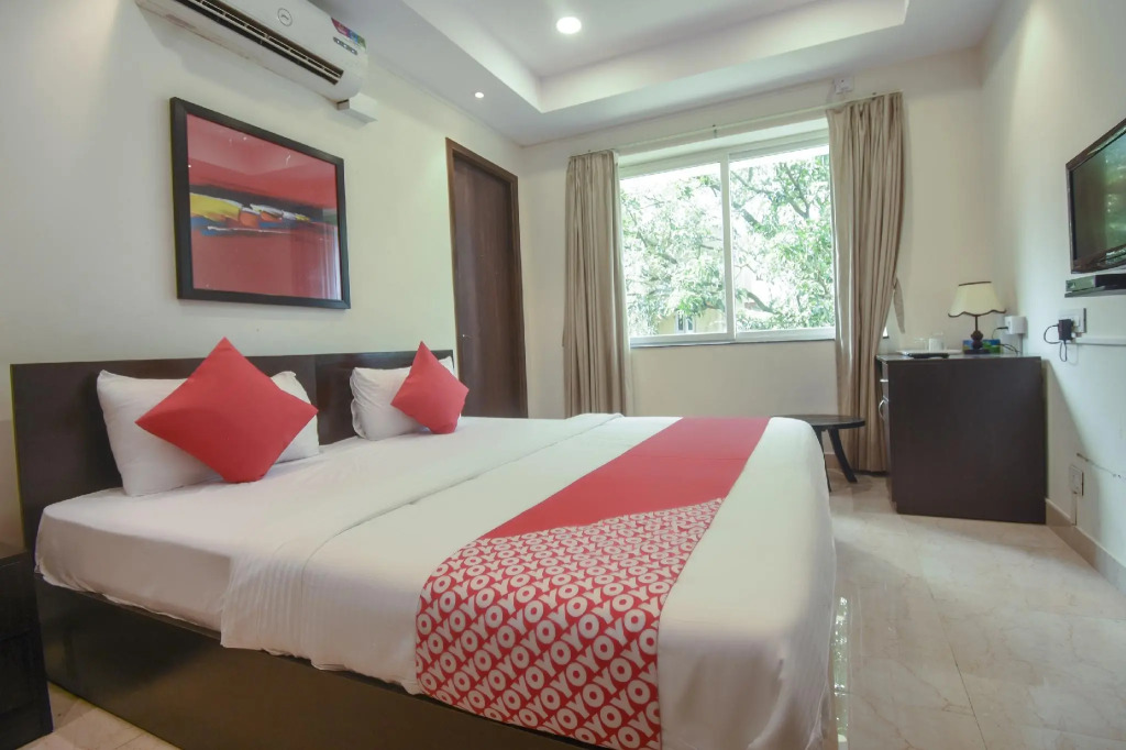 OYO Flagship 74081 Blue Moon Residency