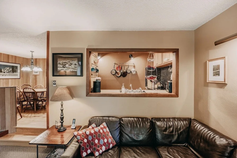 41sw - Sauna - Wifi - Fireplace - Sleeps 8 3 Bedroom Home by Redawning