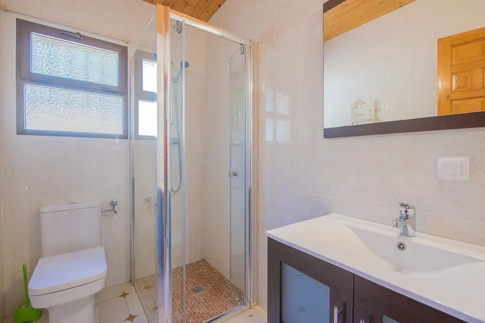 Villa - 4 Bedrooms with Pool, WiFi and Sea views - 104975
