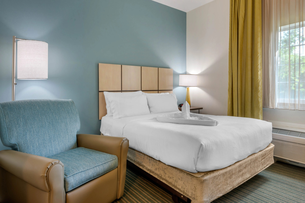 Candlewood Suites Fort Myers/Sanibel Gateway by IHG
