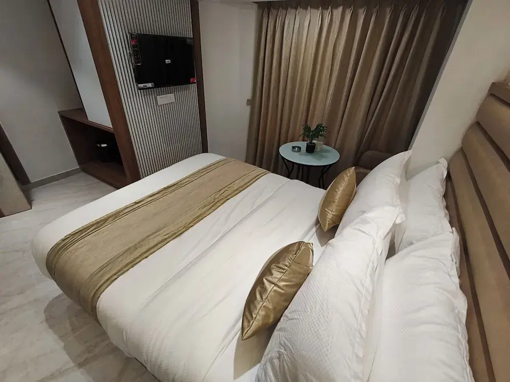 Hotel Prime Suites Airoli