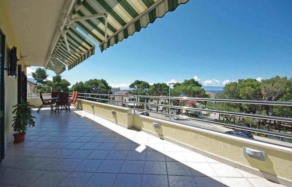 Beautiful Home in Makarska With Wifi and 2 Bedrooms