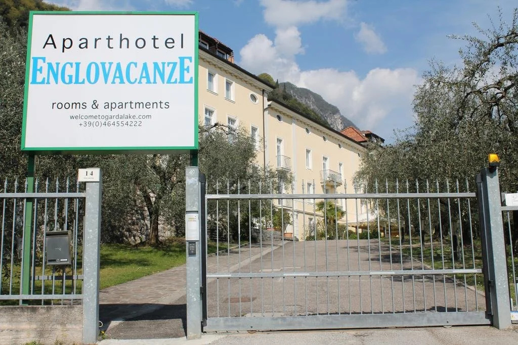 Aparthotel Englovacanze