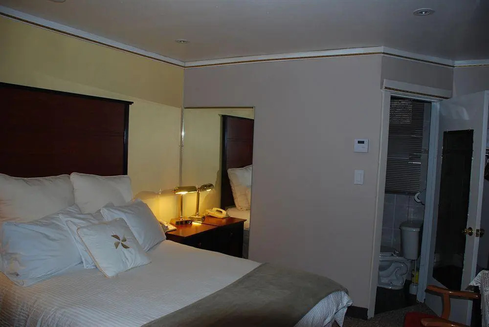 Three Diamond Inn