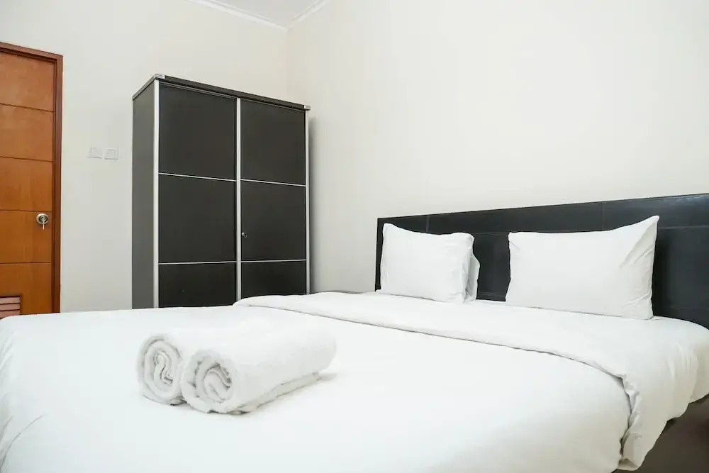 Cozy and Minimalist 2BR at Marbella Kemang Apartment