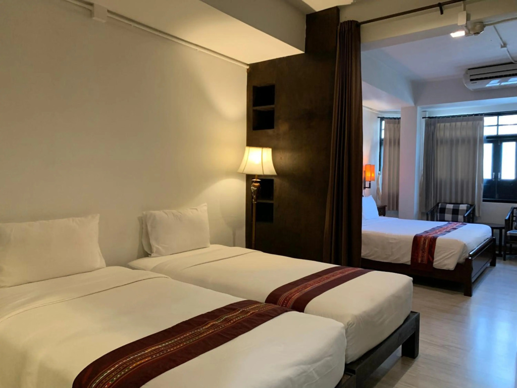 99 The Gallery Hotel