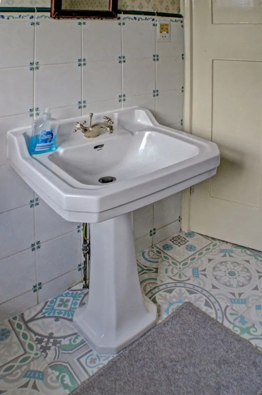 OYO Wayside Hotel