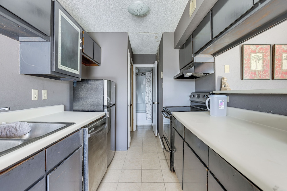 3 Mi to Houston Medical Center: Extended Stay