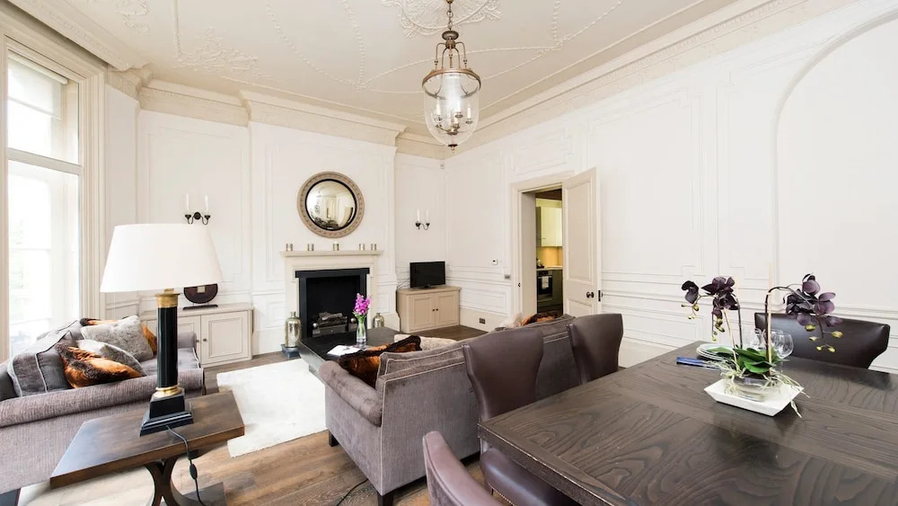 Luxury, Spacious 2BR Apartment in Mayfair