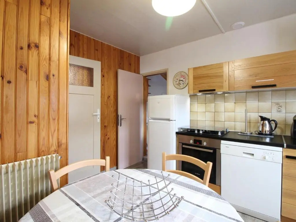 Chalet 6 pièces, 8 pers, proche centre, WIFI - FR-1-608-4