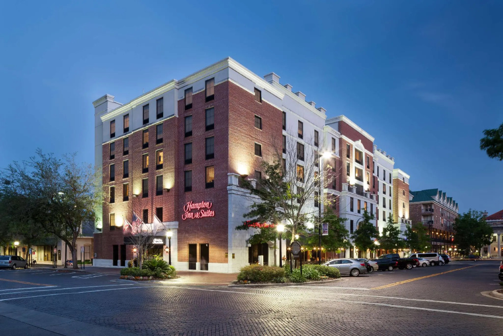 Hampton Inn & Suites Gainesville Downtown University