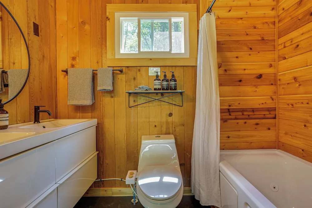 High Falls Restorative Cabin in the Woods!