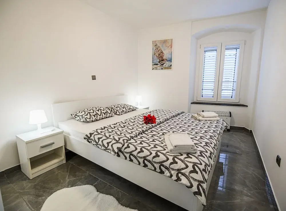 Sleek and Stylish Umag Apartments With Sea View