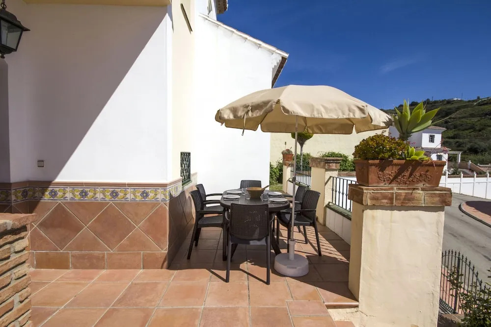 Nerja Spain Flats - V6 Tamango Hill