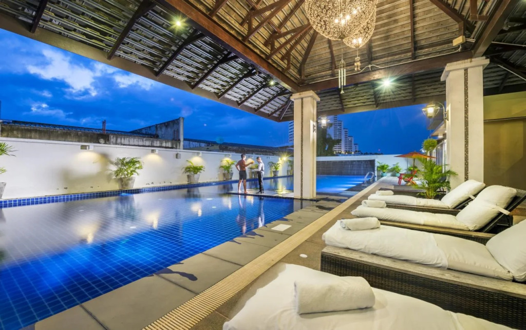 Buri Sriphu Hotel
