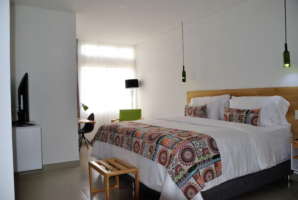 Hlu Hoteles