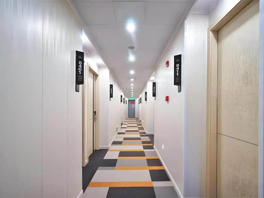 Shell Shanghai Baoshan District  Songbin Road Subway Station Hotel