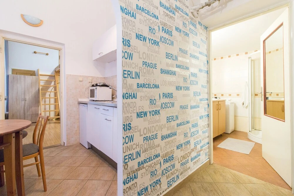 Cosy Apartment for 4 next to the Main Train Station by easyBNB