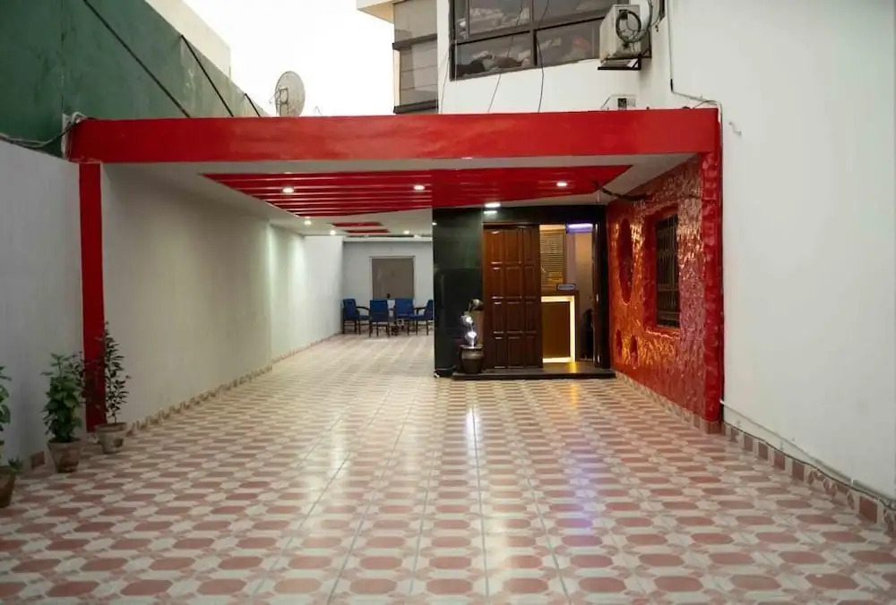 Diamond Lodge