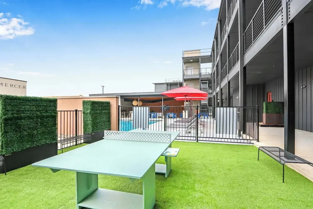 Creekside Modern Condo for 4