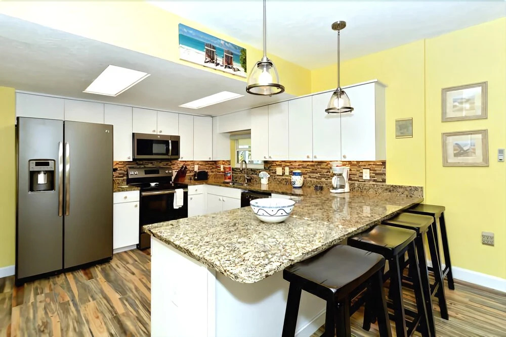 Surf Rider's Cottage 2 Bedrooms 1 Bathroom Condo