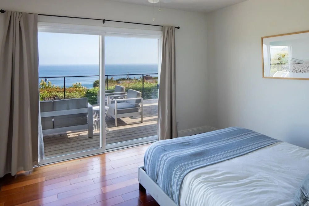 PCH 6 Bluff in Malibu
