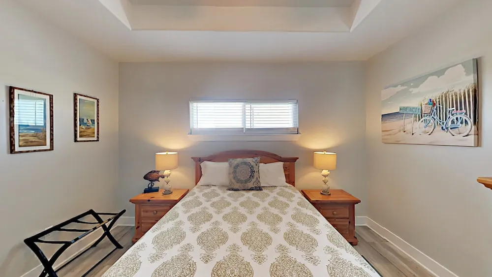 660 Sandpiper Cir Home - 3 Br home by RedAwning