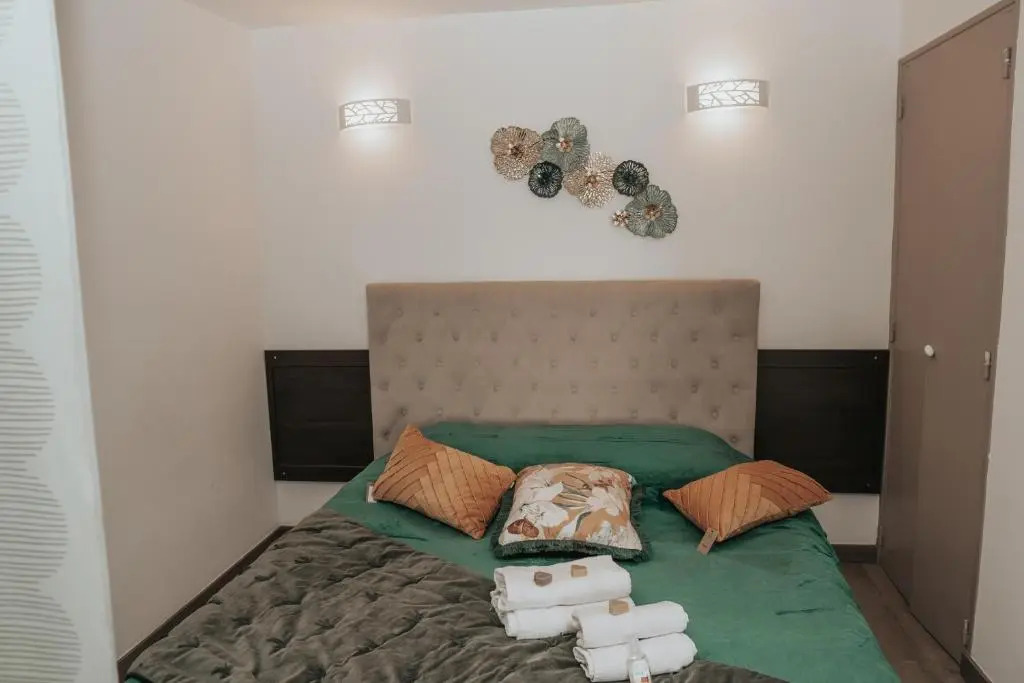 Grand studio, vue mer centre ville carte parking