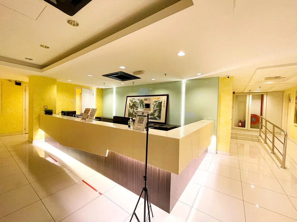 ESQ Shamelin Hotel