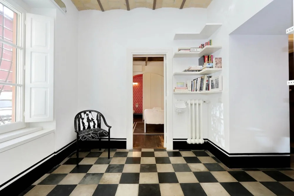 Art Deco Terrace Apartment