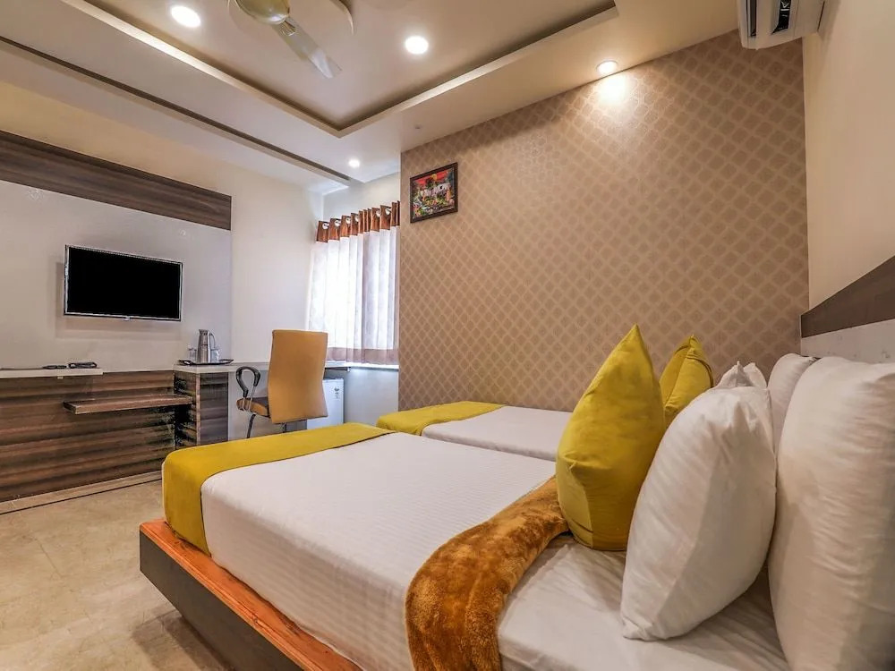 OYO 14474 Hotel Balaji Grand