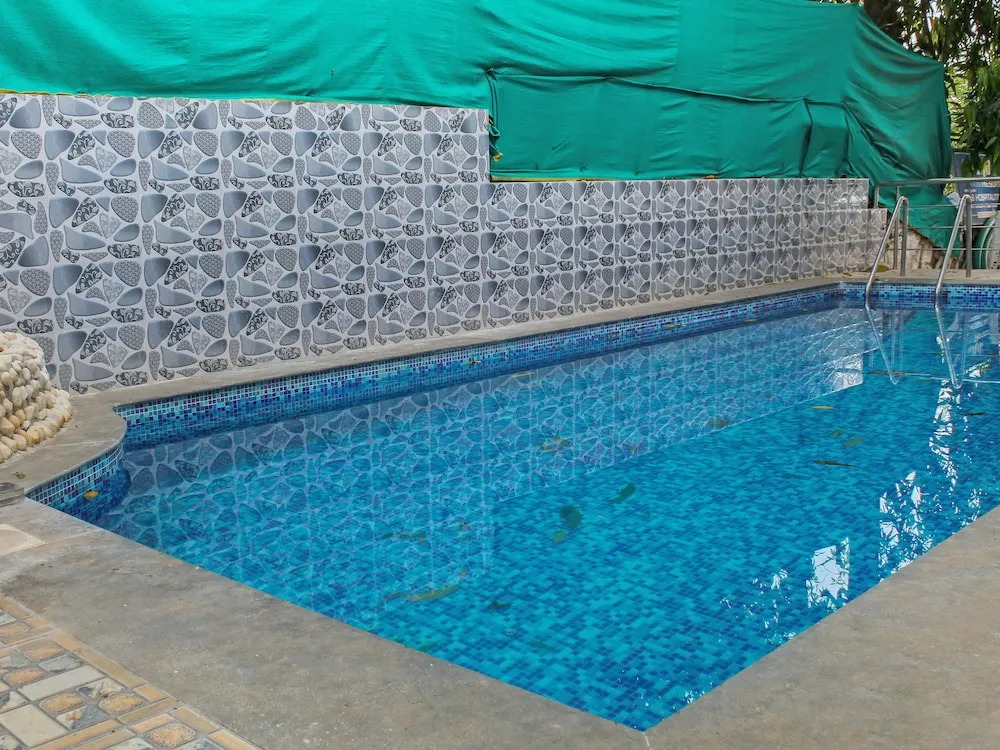 OYO 22692 Flagship Strand Resort