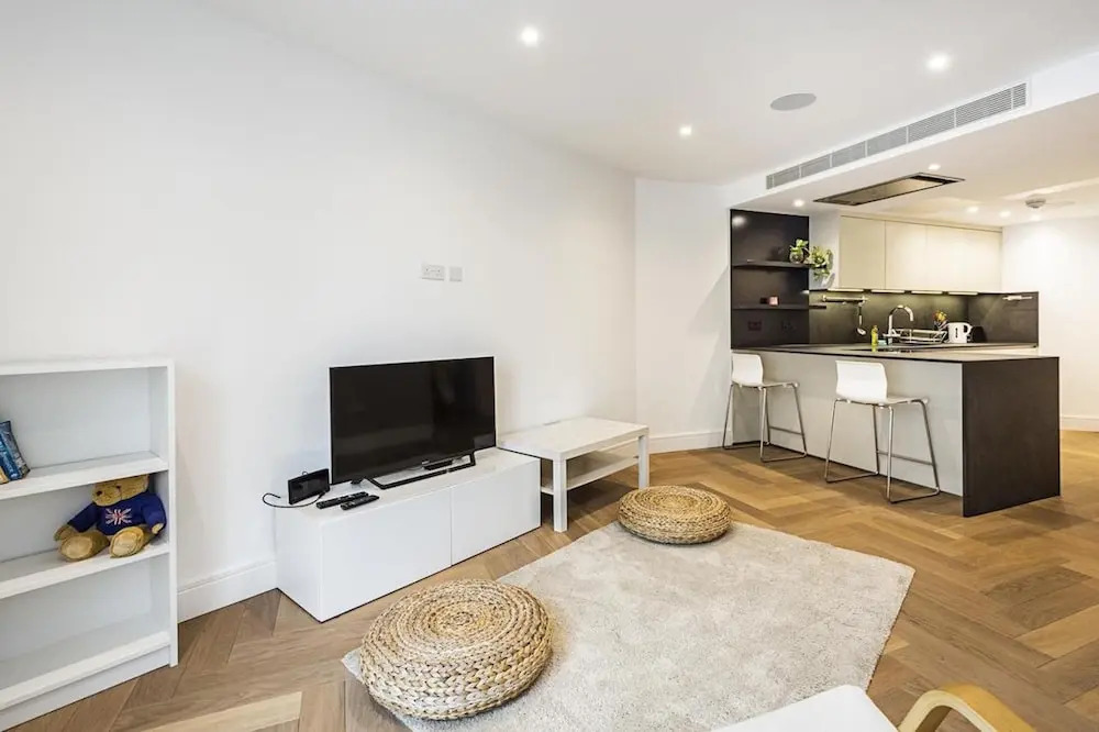 100 New King's Road · Incredible Two Bed Apartment In Parsons Green