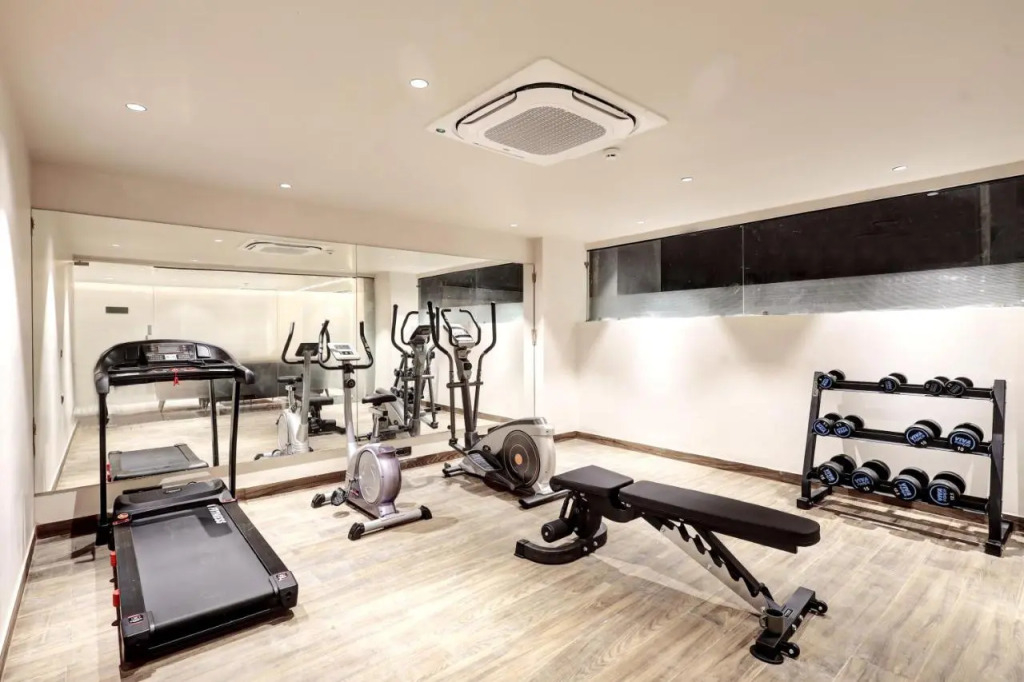 Saltstayz Premier – Golf Course Road & Sector 42