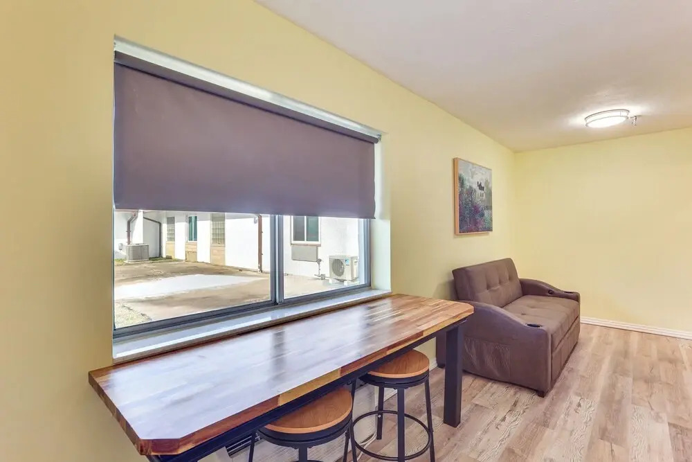 Quiet Oakland City Studio: Walk Downtown!