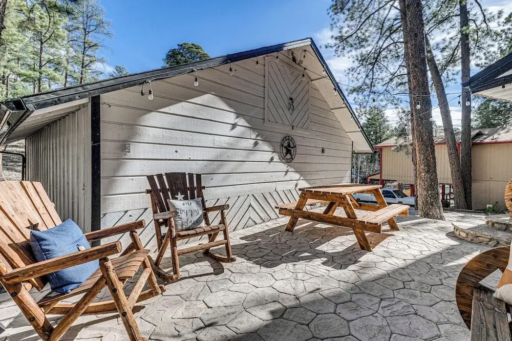 Hot Tub, 5 Mi to Winter Park! Woodsy Ruidoso Abode