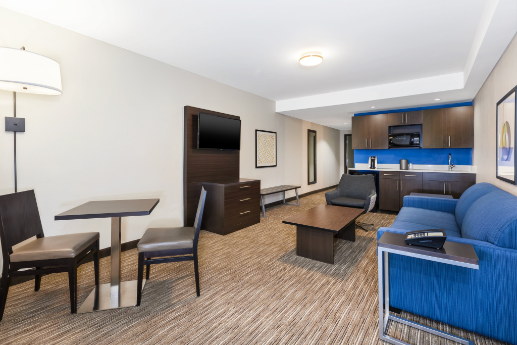 Holiday Inn Express Winnipeg Airport - Polo Park by IHG