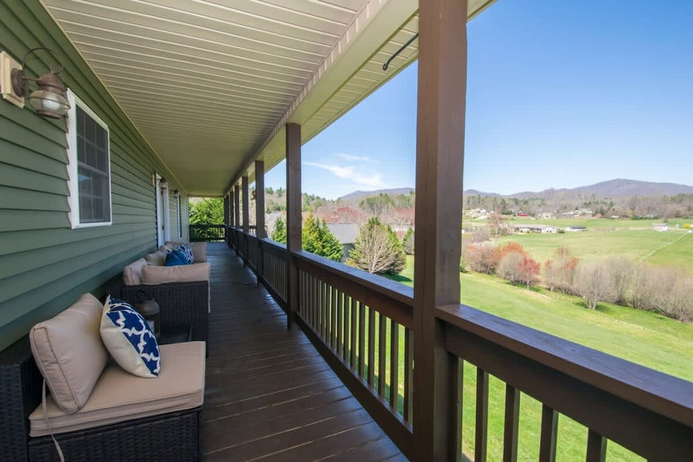 Scenic 4BR w Deck Farm Views Near Asheville