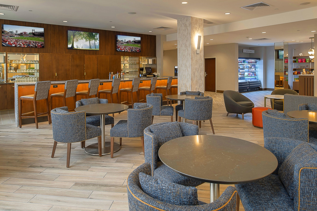 Crowne Plaza Hotel St. Louis Airport by IHG