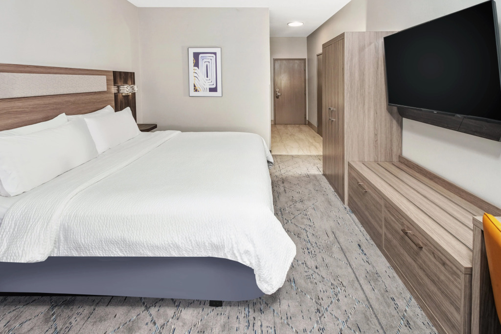 Holiday Inn Express Hotel & Suites Bloomington-Normal University Area by IHG