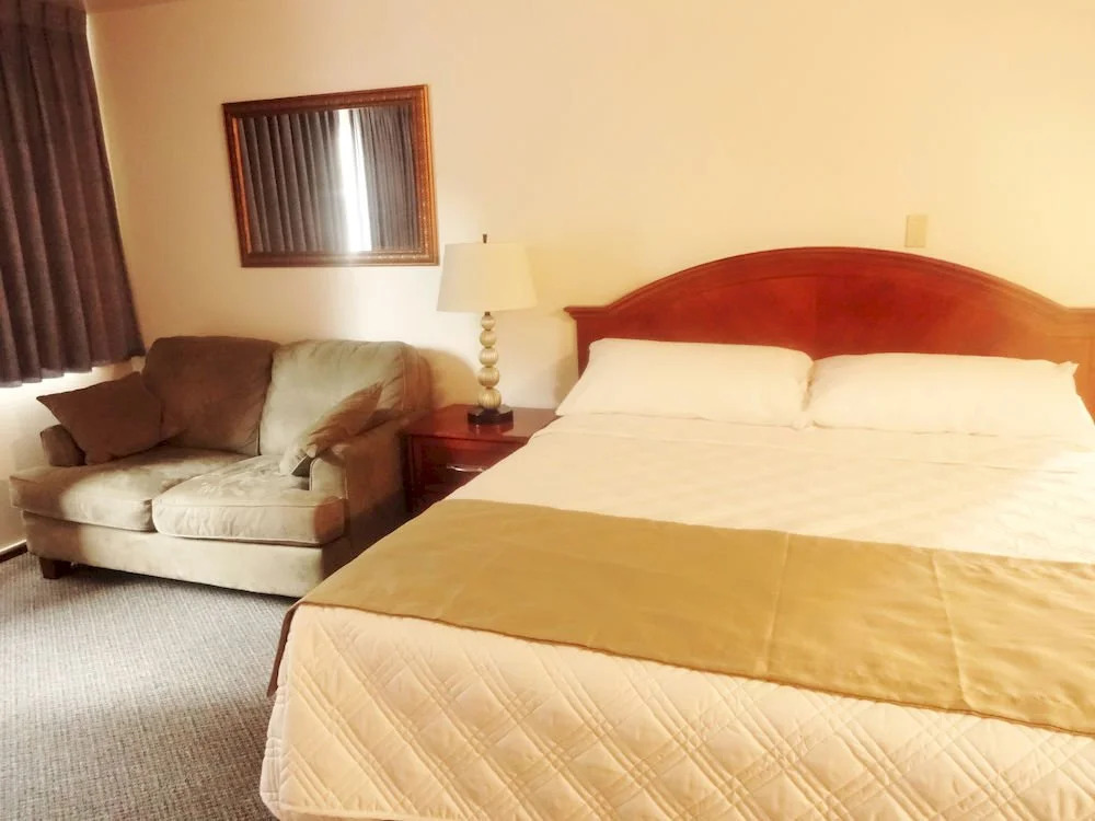 University Motel Suites