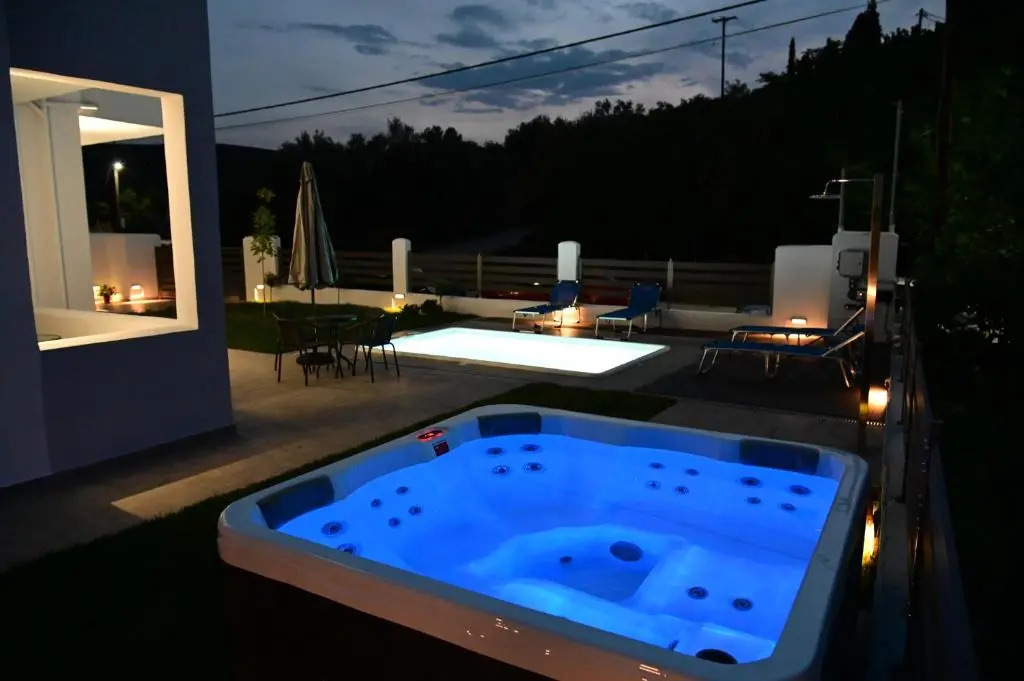 BIG BLUE HOTEL