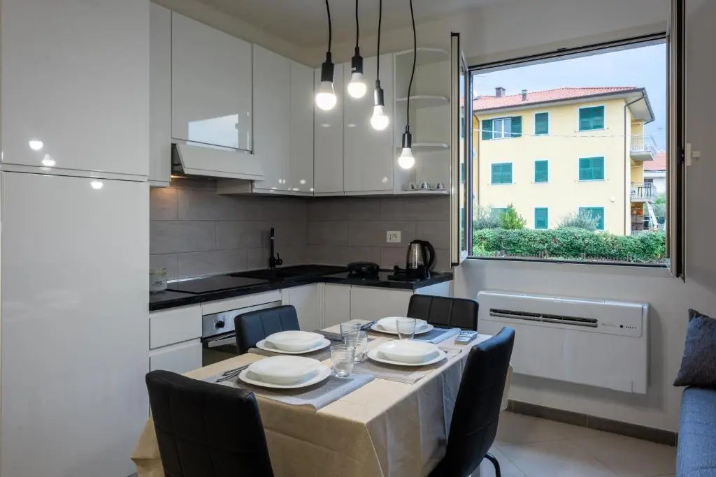 GuestHost - Santo Stefano di Magra Modern Apartments