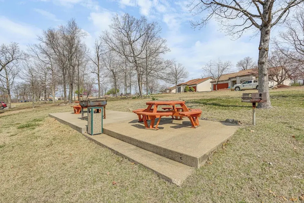 Lake Ozark Condo Rental w/ View & Pool Access!