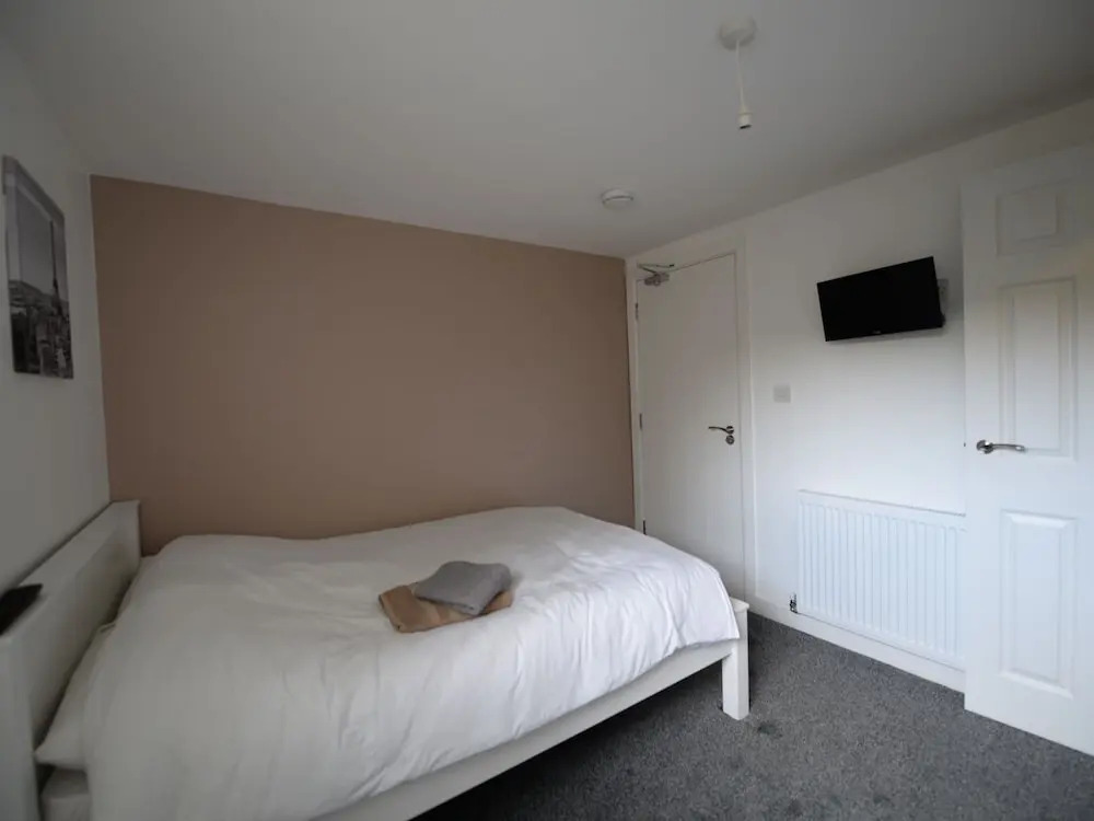 Elegant Holiday Home in Coventry near Lake View Park