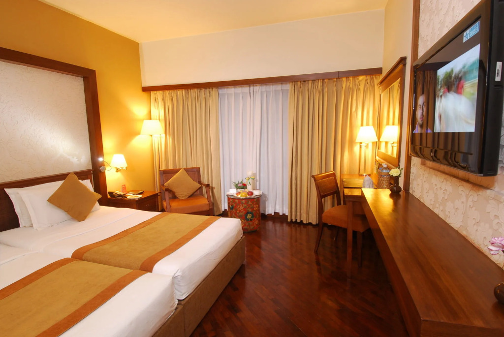 Shangri La Hotel