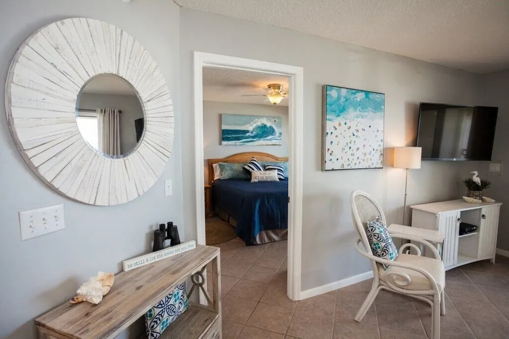 Windjammer Oceanfront Condominiums