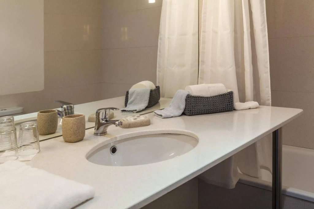 6Only Guest House